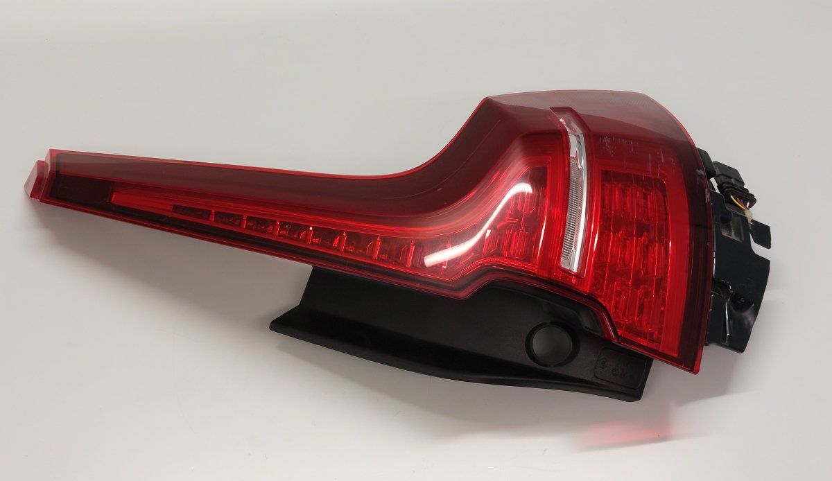 32291359 Tail light, right VOLVO V60 II / S60 III (224, 225, 227) (2018-)