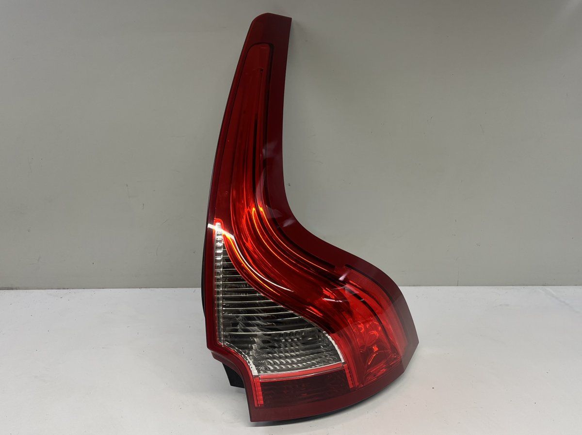 L90007893 31323035 Tail light, right VOLVO XC60 I (2008-2017)