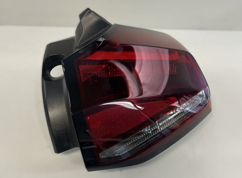 9831100080 Tail light, right CITROËN C4 III / X (C41) (2020-)