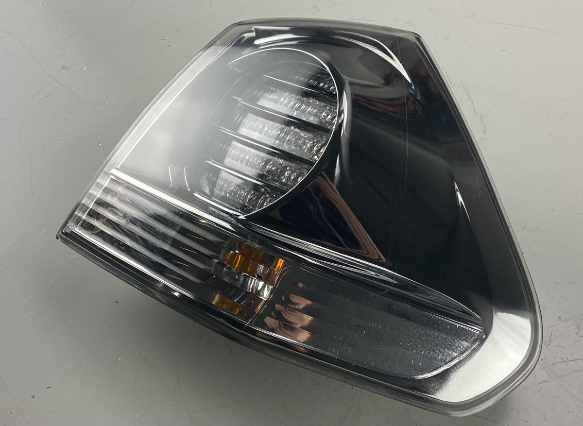 Tail light, right LEXUS RX II (XU30) (2003-2008)