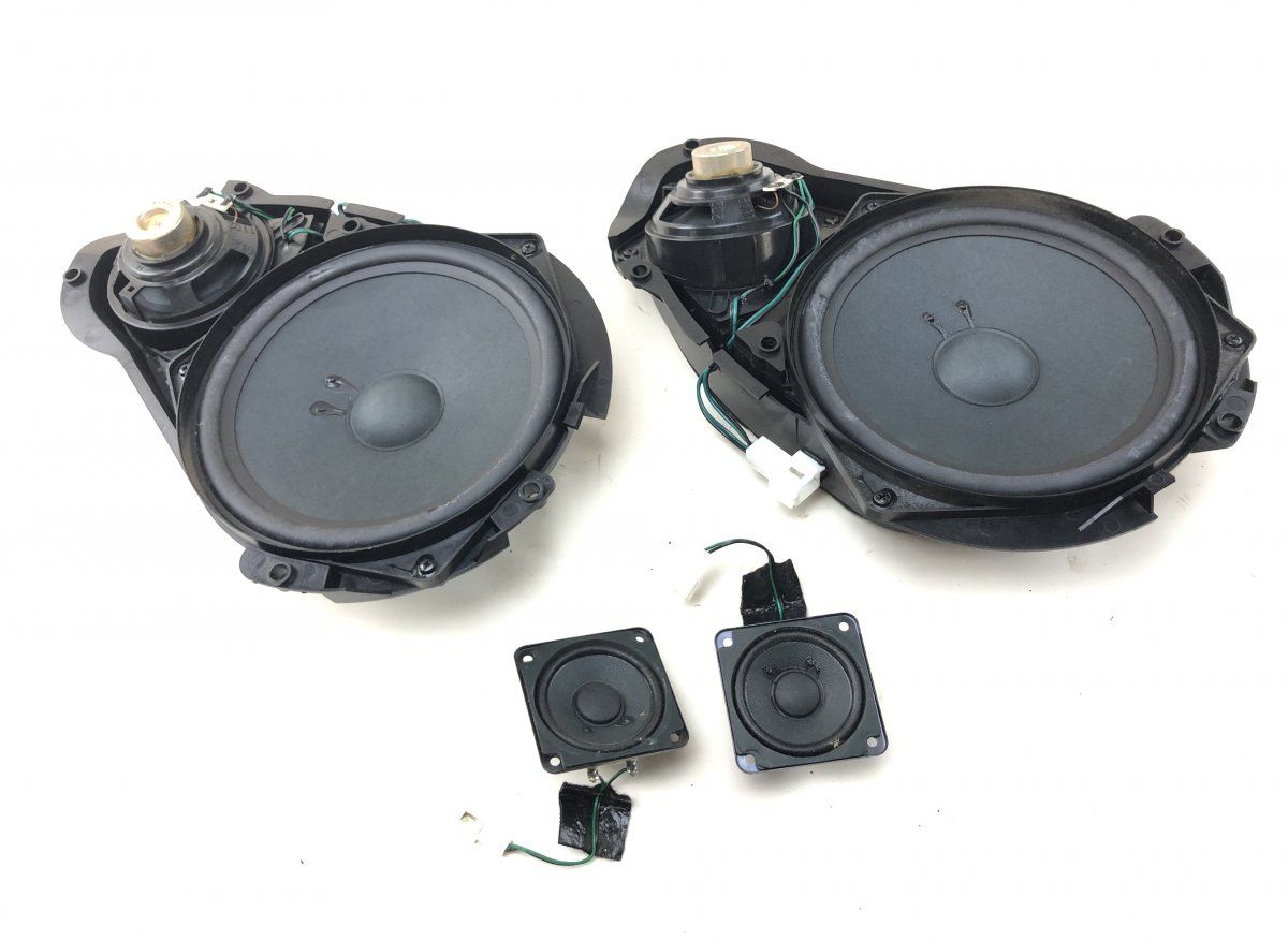 A2308201102 A2308201202 A2308200302 Set of loudspeakers MERCEDES-BENZ SL-CLASS (R230) (2001-2012)