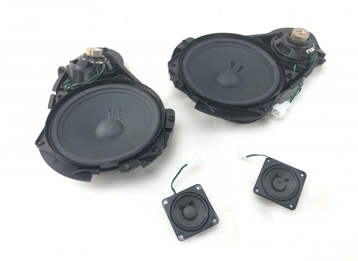 A2308201102 A2308201202 A2308200302 Set of loudspeakers MERCEDES-BENZ SL-CLASS (R230) (2001-2012)