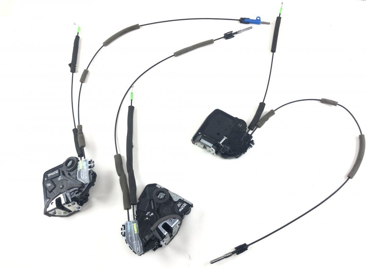 6903048130 Set of door locks (latches) LEXUS ES VII (2018-)