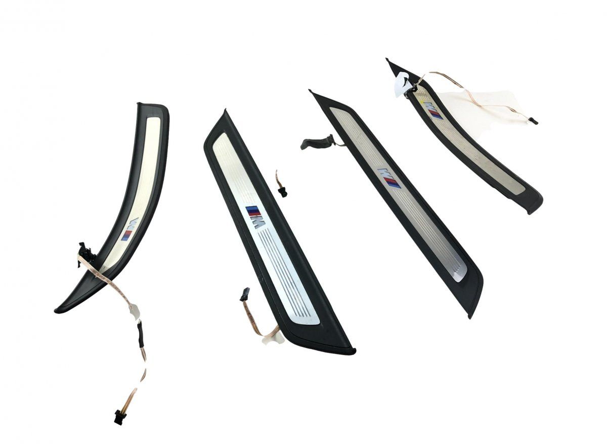 8061056 Scuff Plate Front Left BMW 5 (G30, G31) (2016-2024)