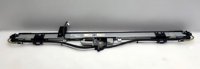 55315144AG Rear window sun shade CHRYSLER 300C II (2010-2023)