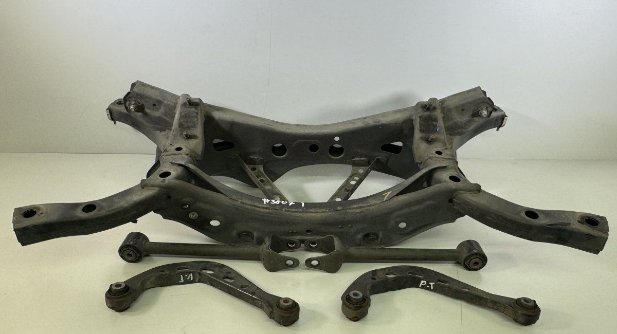 B45C-28-80XA B45C2880XA B45A-28-500 B45A28500 B45C-28-C10 B45C28C10 Rear axle Beam MAZDA 3 III (BM) (2013-2018)