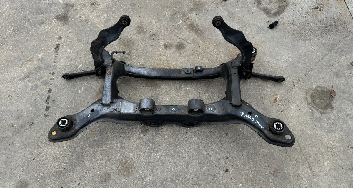 31476647 31476425 31340354 31406748 31410317 31410318 31406749 Rear axle Beam VOLVO XC60 I (2008-2017)