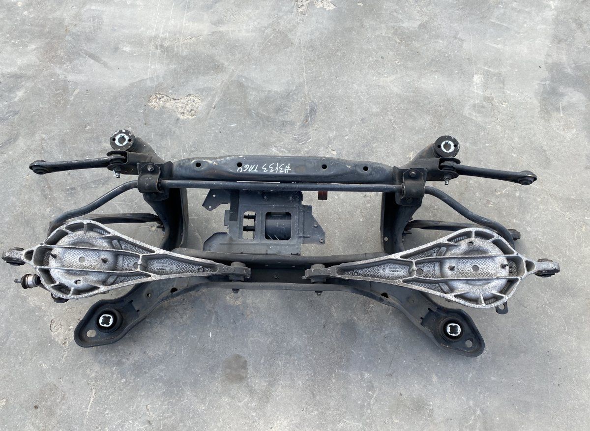 31212171 31317707 31317708 31201087 31317602 31406752 31262690 31406751 31262689 30736874 30748921 6G9N-9D653-BB 6G9N9D653BB Rear axle Beam VOLVO V70 III (BW) (2007-2016)