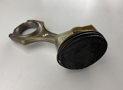 7838623 Piston BMW 3 (E90, E91, E92, E93) (2005-2011)