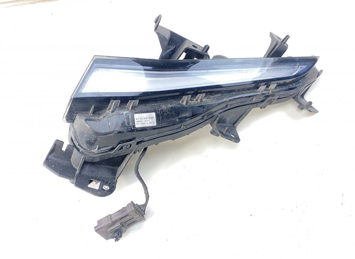 1638037780 Position Light front right PEUGEOT 508 II (F3_, FB_, FH_) (09.18-)