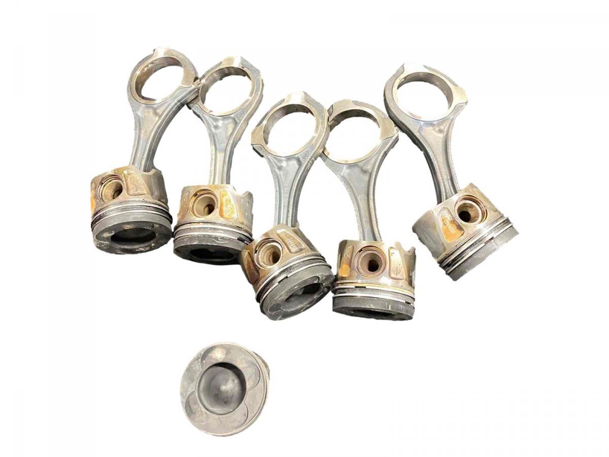 A6420305220 A6420308317 A6420308217 Piston Kit MERCEDES-BENZ E-CLASS (W212) (2009-2016)