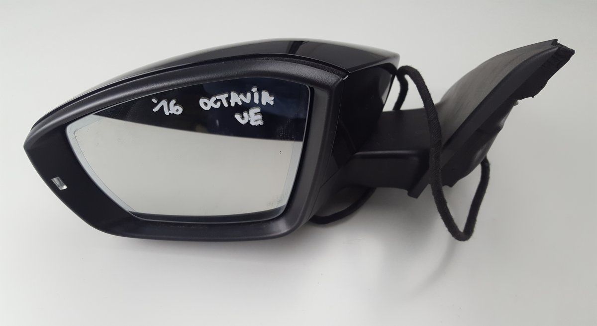 050161701 Mirror left SKODA OCTAVIA III (5E) (2012-2019)