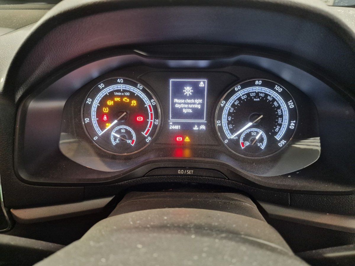 565920940C Instrument Cluster SKODA KAROQ (NU7) (2017-)