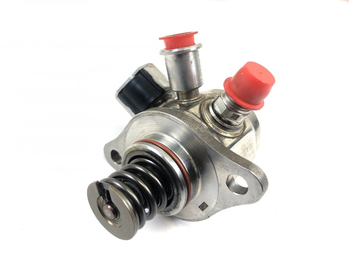 31437895 High pressure pump, petrol VOLVO V60 II / S60 III (224, 225, 227) (2018-)