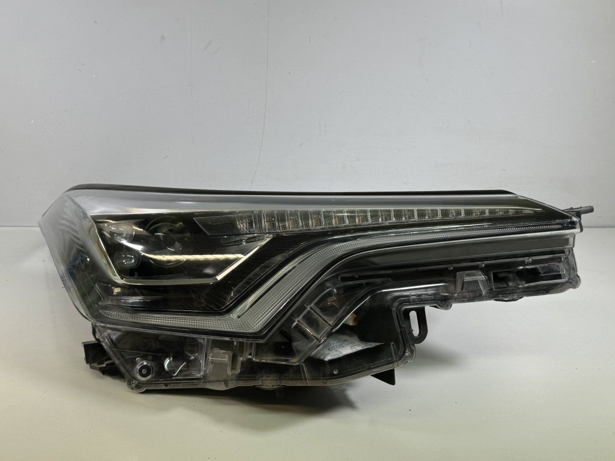 81110F417000 Headlight right TOYOTA C-HR I (AX10, AX50) (2016-2023)