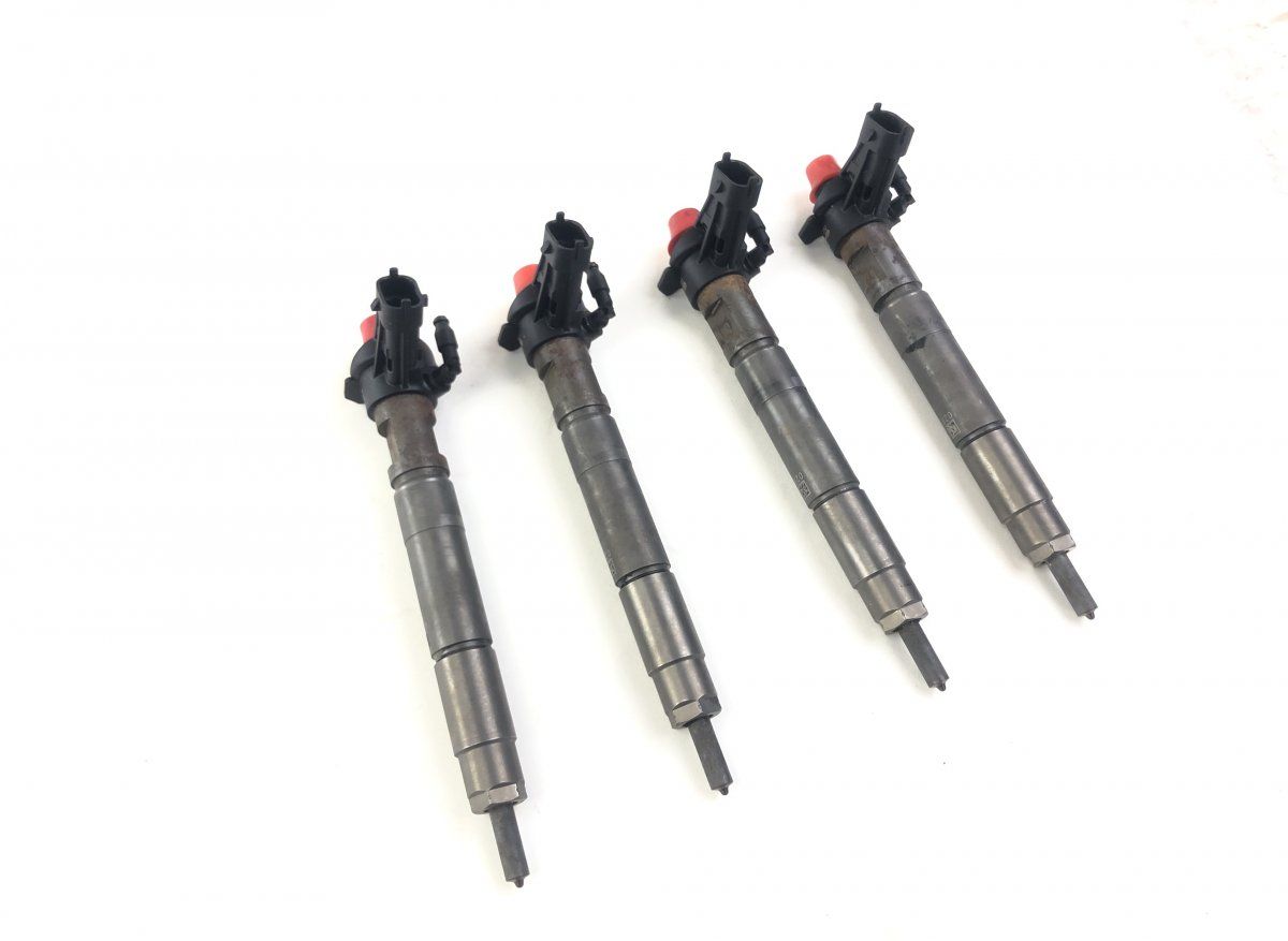 0445115067 0986435402 15062058F 15062050F Fuel Injector CHRYSLER VOYAGER V (RT) (2007-2016)