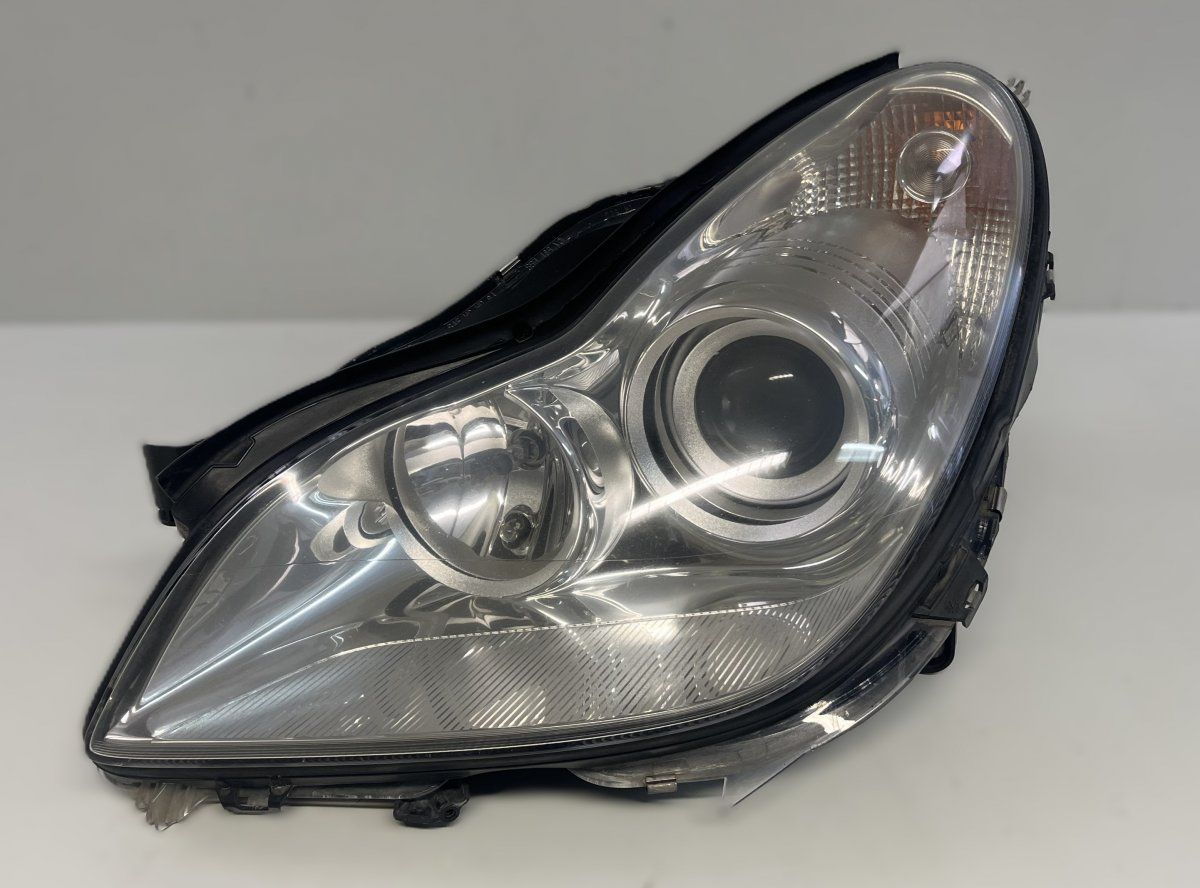 A2198200561 Headlight left MERCEDES-BENZ CLS (C219) (2004-2010)