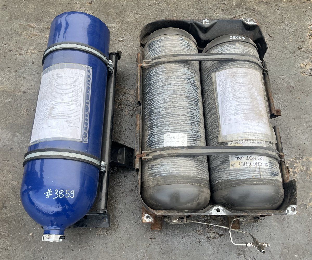 A2124701409 A2124702109 Gas tank MERCEDES-BENZ E-CLASS (W212) (2009-2016)