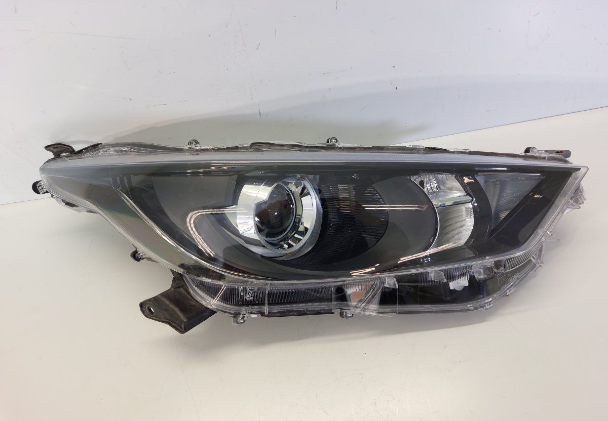 81150K0080 Headlight right TOYOTA YARIS III (XP150) (2013-)