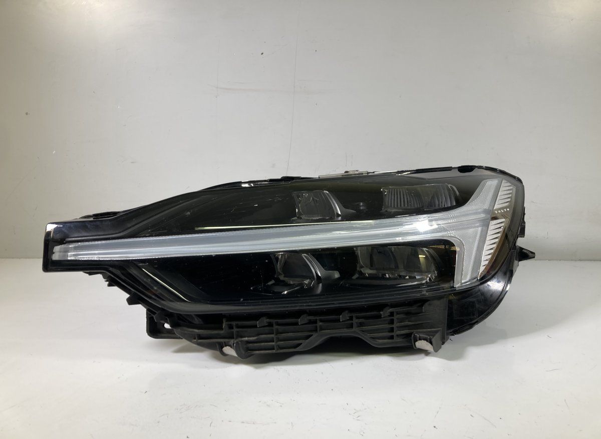 32342514 Headlight left VOLVO XC60 II (246) (2017-)