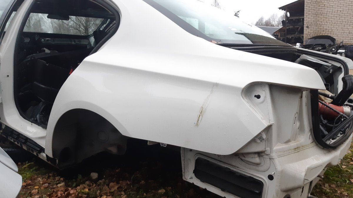 Fender Rear Left BMW 7 (F01, F02) (2008-2016)