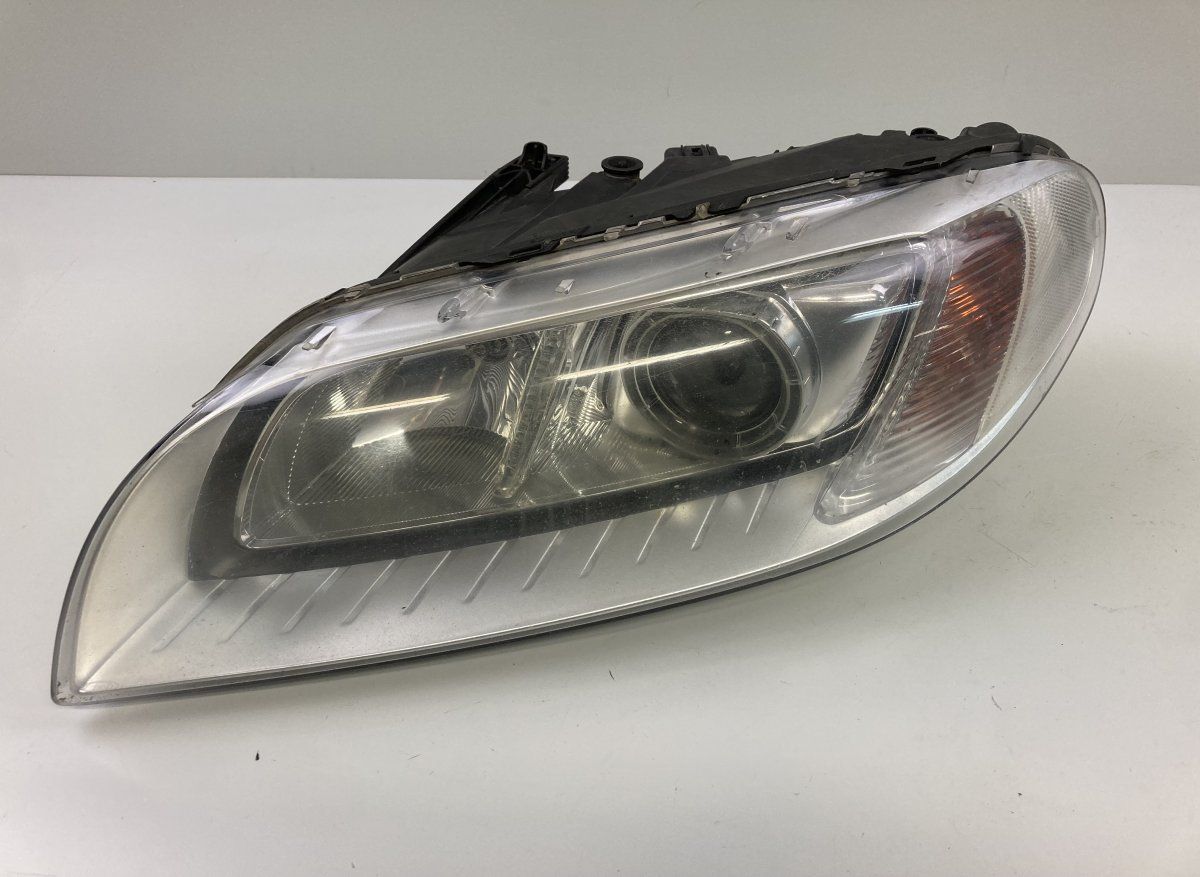 31420013 6336500001 Headlight left VOLVO XC70 II (2007-2016)