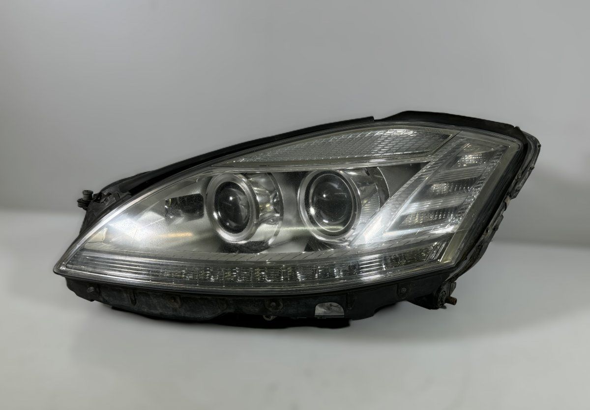 A2218205561 Headlight left MERCEDES-BENZ S-CLASS (W221) (2005-2013)