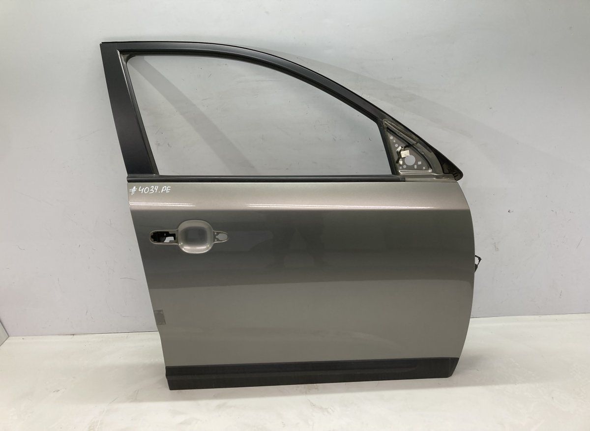 760042P010 Door Front Right KIA SORENTO II (XM) (2009-2015)