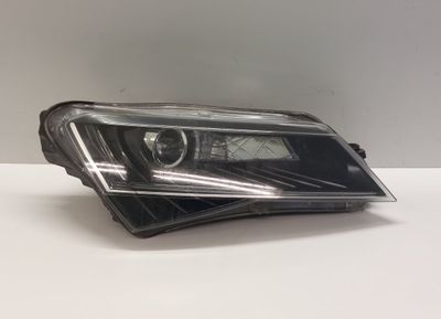 3V1941016A 8U0941329 Headlight right SKODA SUPERB III (3V3, 3V5) (2015-2024)