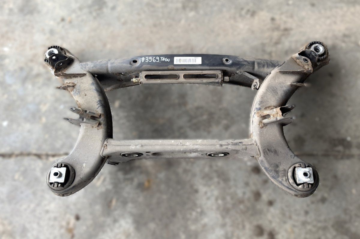 2073504901 Rear axle Beam MERCEDES-BENZ E-CLASS Coupe (C207) (2009-2016)