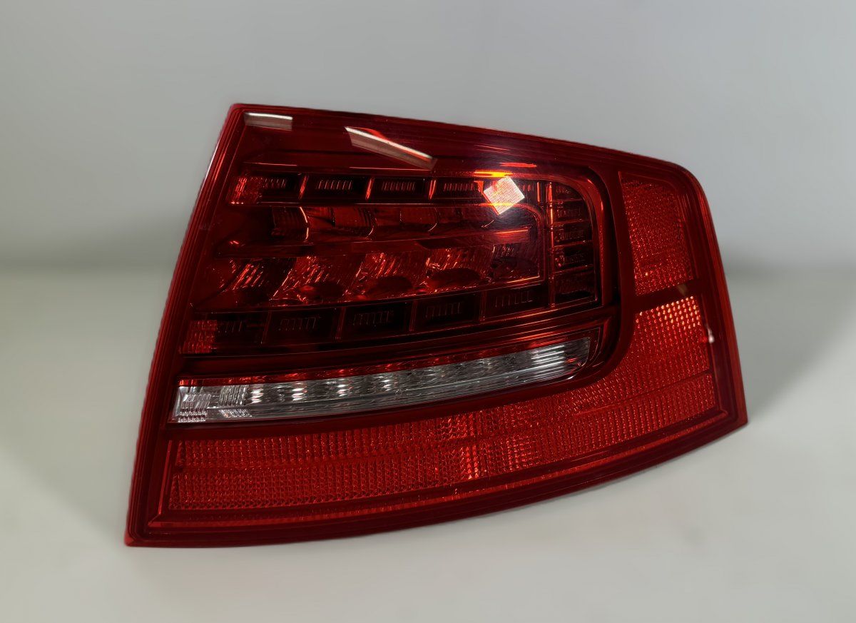 375112R Tail light, right AUDI A8 (4E) (2002-2010)