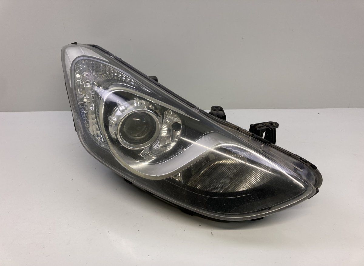 92102A6060 Headlight right HYUNDAI i30 II (GD) (2011-2017)