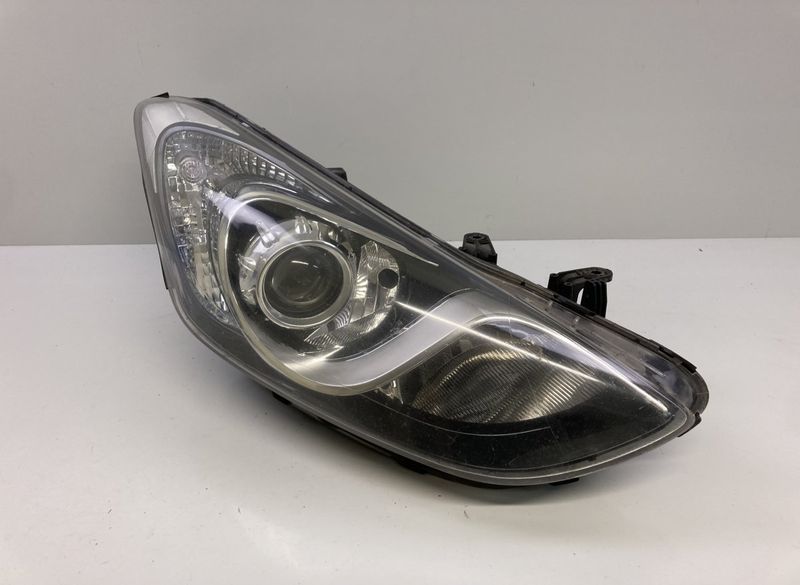 92102A6060 Headlight right HYUNDAI i30 II (GD) (2011-2017)