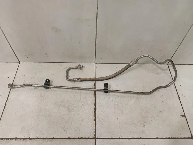 Rolls Royce Wraith RR5 COUPE Pressure Pipe 6782643 Oil Hose-