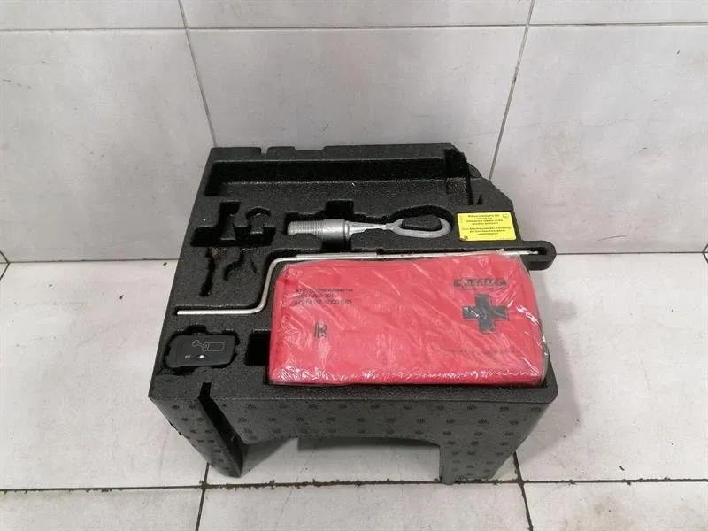 Rolls Royce Phantom MK7 VII 7 Tool Kit 7524121 Tool Kit -