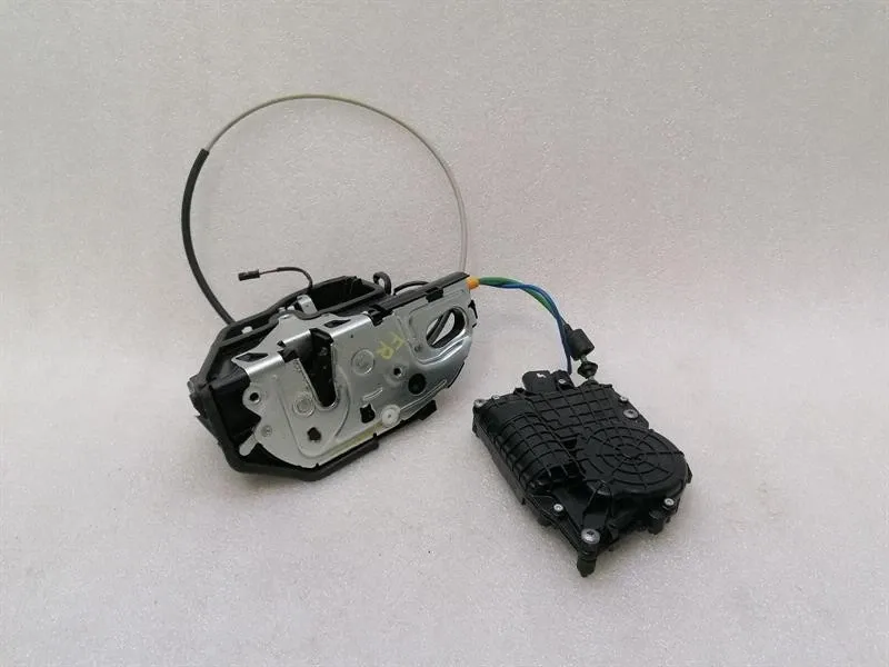 Rolls Royce Wraith RR5 COUPE Door Lock 7312408 RH LHD Door Lock -