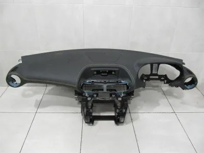 MERCEDES GT C190 GTR A1906800987 DASHBOARD NAPPA LEATHER RIGHT HAND DRIVE RHD-