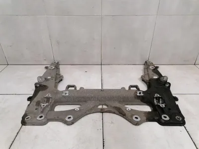 Porsche Cayman 981 Sous-châssis avant 991341081 Support d&#39;essieu avant