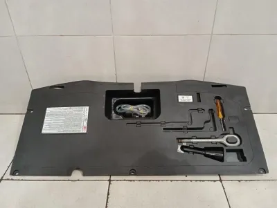 Trousse à outils Ferrari FF F151 292648 Trousse à outils -