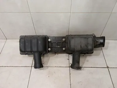 Ferrari 360 F131 Luftfilterkasten 175043 Luftfilterkasten -