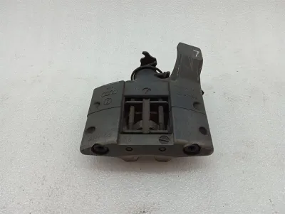Audi R8 Typ 42 V10 5.2 Lewy tylny zacisk hamulca postojowego 420615407K