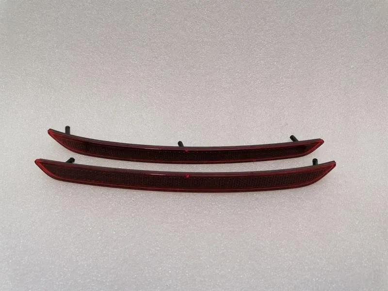 Ferrari 812 F152M Superfast Bumper Moulding 89037700 Bumper Strip REFLECTOR-