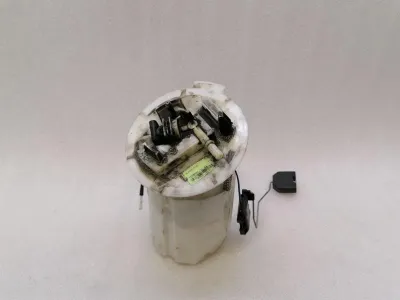 Mercedes C63 AMG W205 degvielas sūknis elektriskais A2054708501 degvielas sūknis M177 V8-