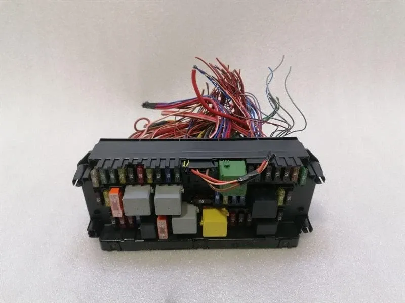 Mercedes C Class W204 Fuse Box A2129005812 Fuse Box SAM-