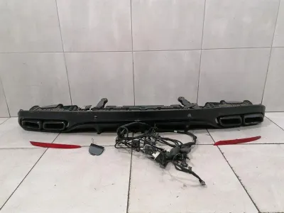 Mercedes W205 Coupe AMG bampera difuzors A2058859138 Aizmugurējā bampera apdare-