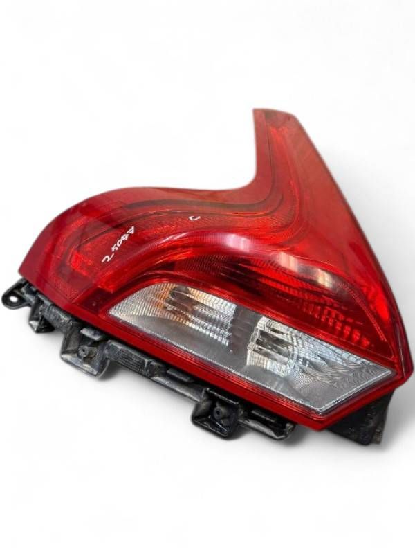 31395844 Aizmugurējais lukturis kreisais VOLVO V40 (2012-2019)