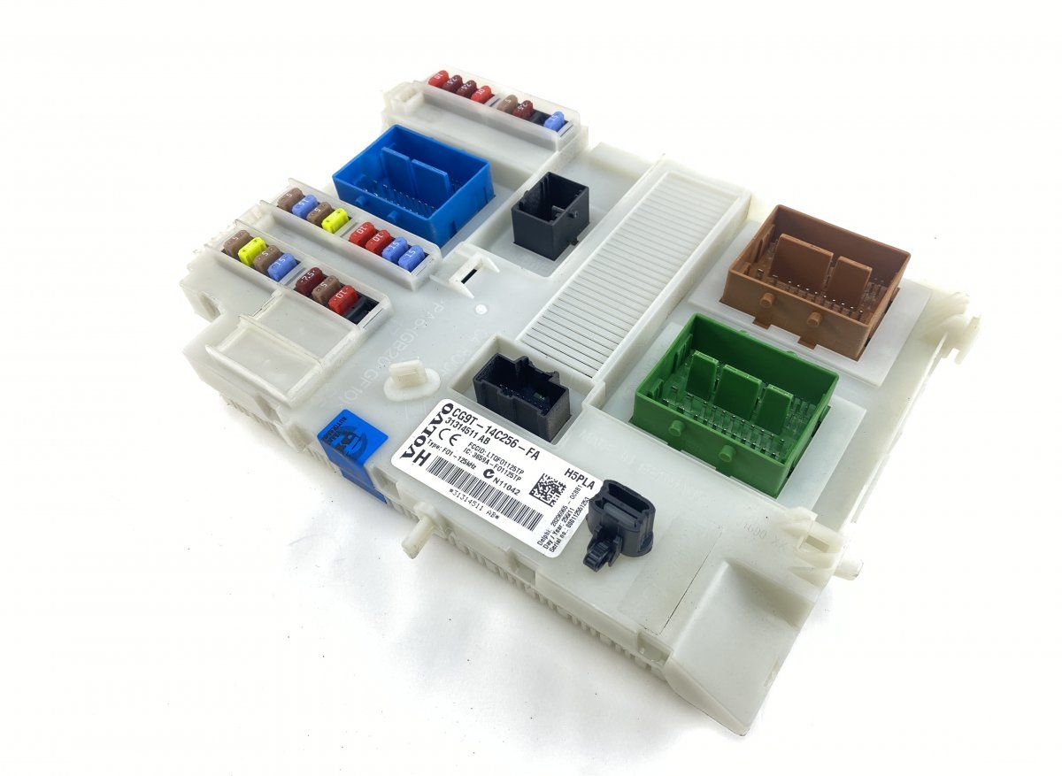 31412971 Fuse box VOLVO V70 III (BW) (2007-2016)