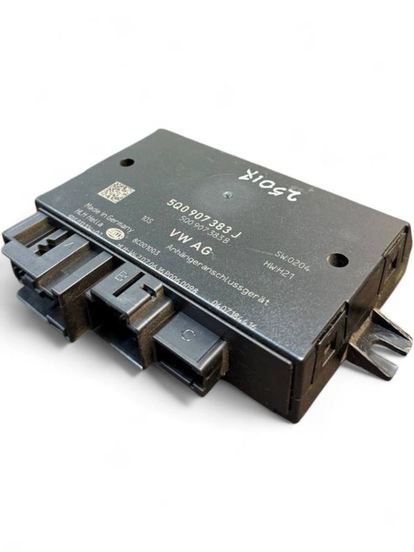 5Q0907383J 5Q0907383B Piekabes āķa vadības bloks SEAT LEON (5F) (2012-2020)