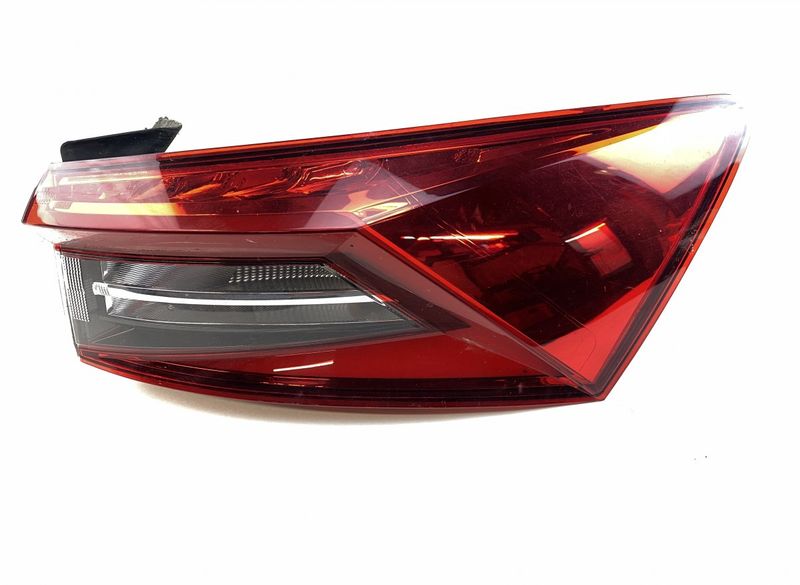565945208 Tail light, right SKODA KODIAQ I (NS7) (2016-2024)