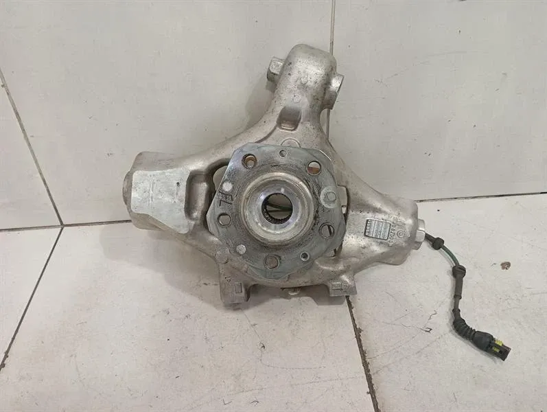 Ferrari 599 GTB F141 Left Front Hub 219551 CCM BRAKES Wheel Bearing Housing Front Li-